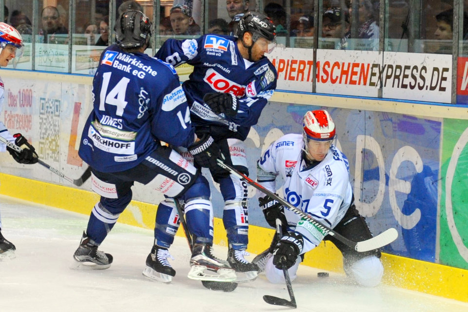 Spielszene Iserlohn gegen Schwenningen.