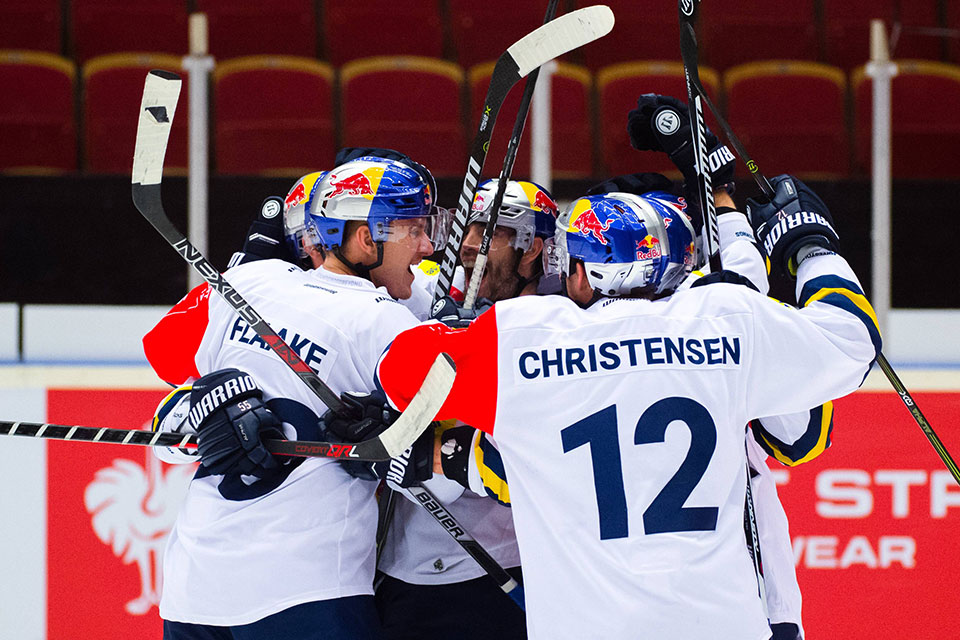 Jubel bei den Mnchnern nach dem 3:2-Sieg in Schweden.