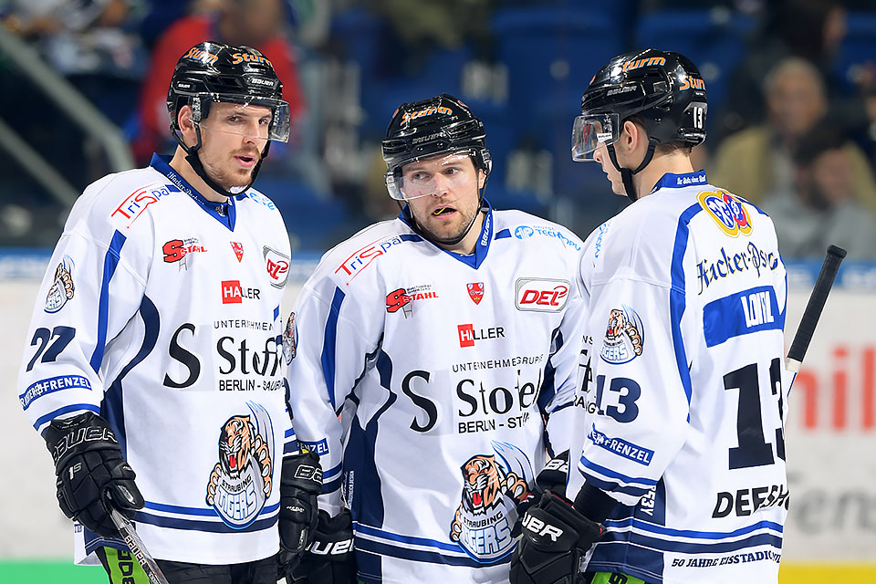 Die Straubing Tigers gewannen gegen die DEG.