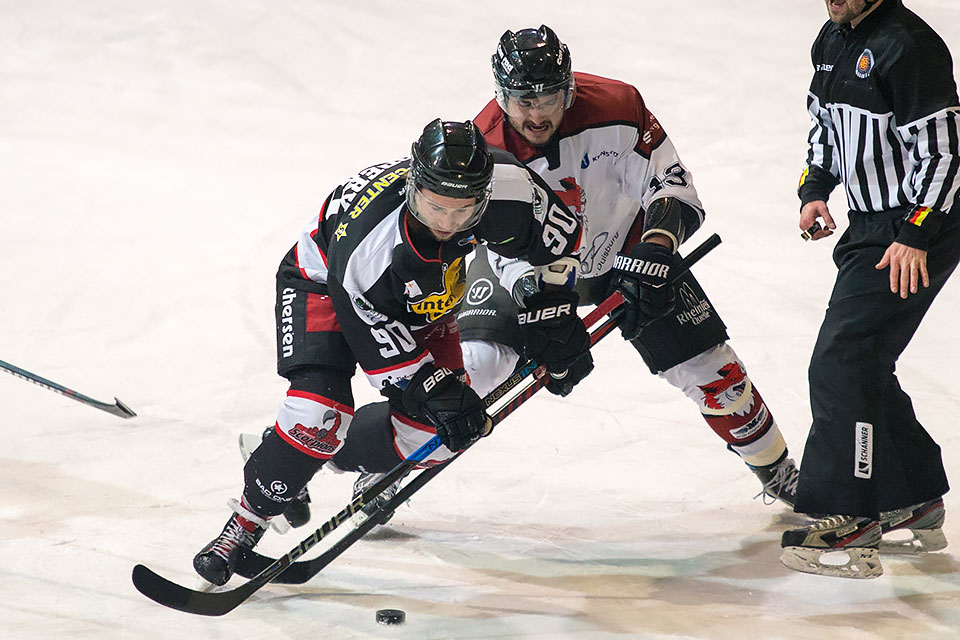 Skorpion Chad Niddery vor Fuchs Jari Neugebauer.