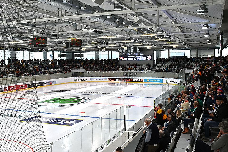 In Weiwasser treffen die Fchse im Sachsenderby auf Dresden.