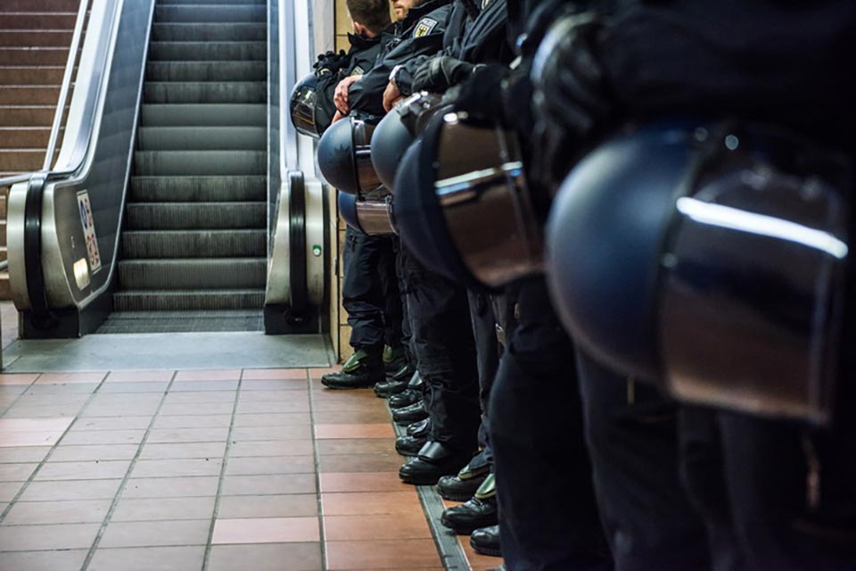 Die Polizei musste beim Oberliga Nord-Derby eingreifen.