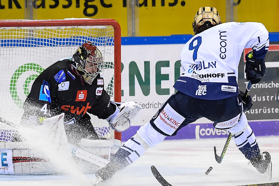 Spielszene Bremerhaven gegen Iserlohn.