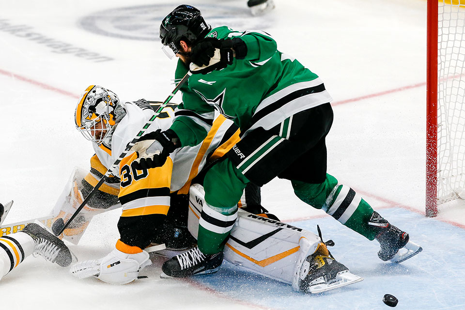 Torwart Matt Murray (Pittsburgh) gegen Tyler Seguin (Dallas).