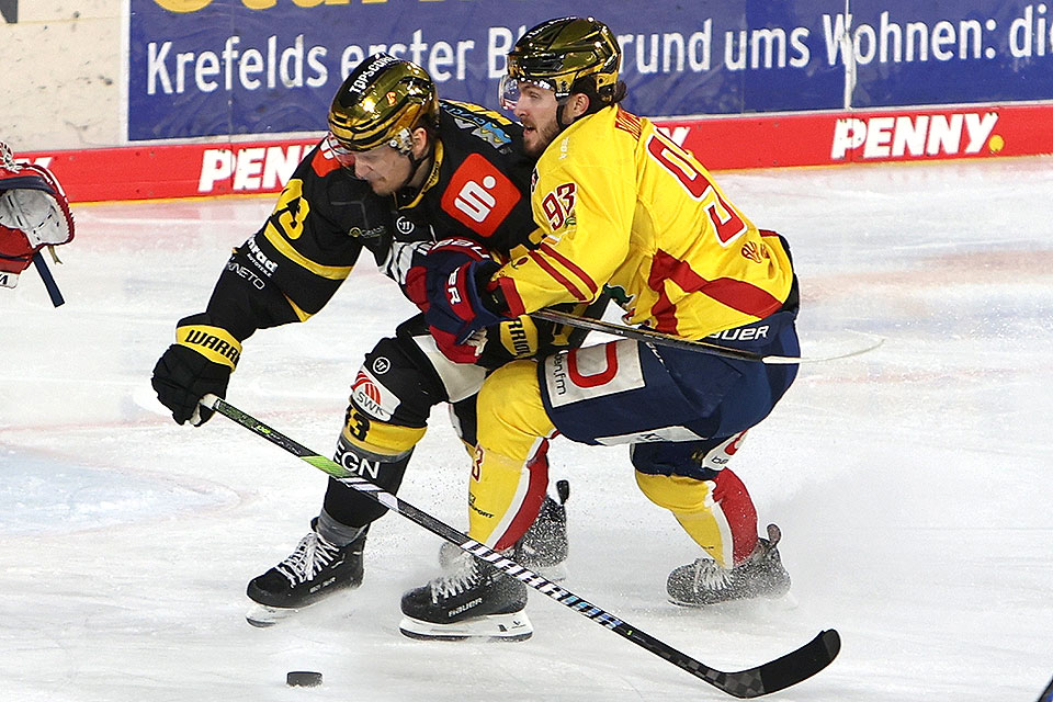 Spielszene Krefeld gegen Freiburg.