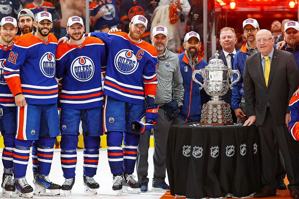 Die Edmonton Oilers feiern den Gewinn der Western Conference.