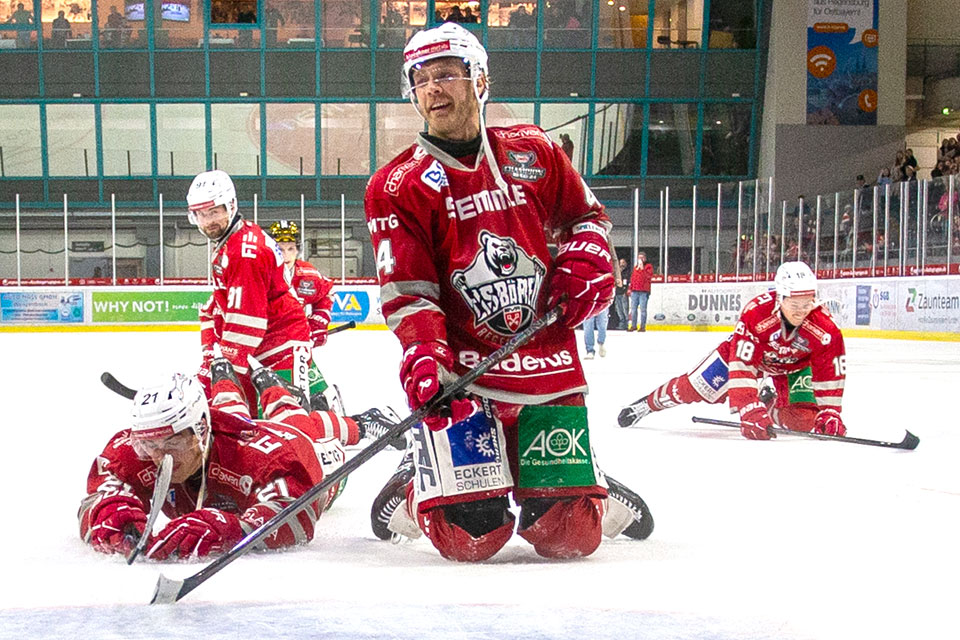 Fr Titelverteidiger Regensburg geht es Sonntag zum Topspiel nach Ravensburg.