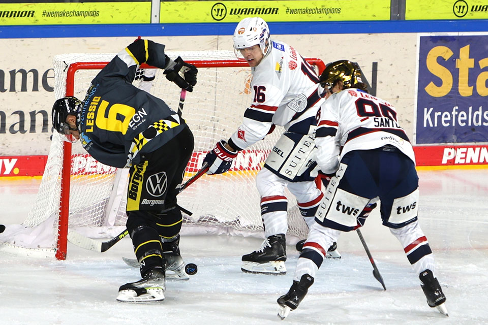 Spielszene Krefeld gegen Ravensburg.