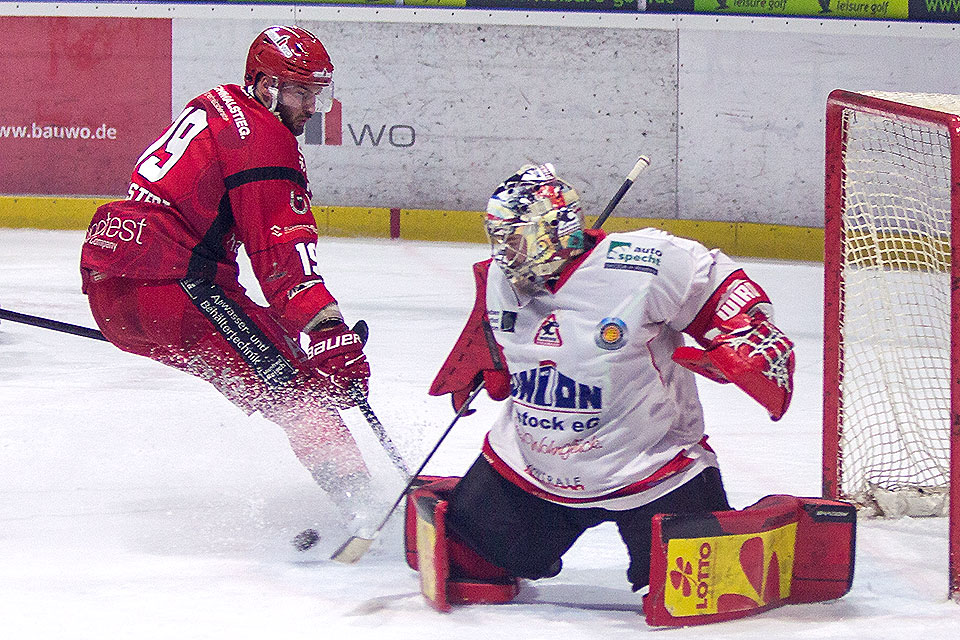 Spielszene Hannover Scorpions gegen Rostock Piranhas.