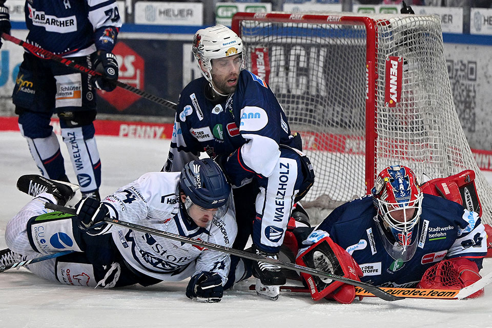 Spielszene Iserlohn gegen Straubing.