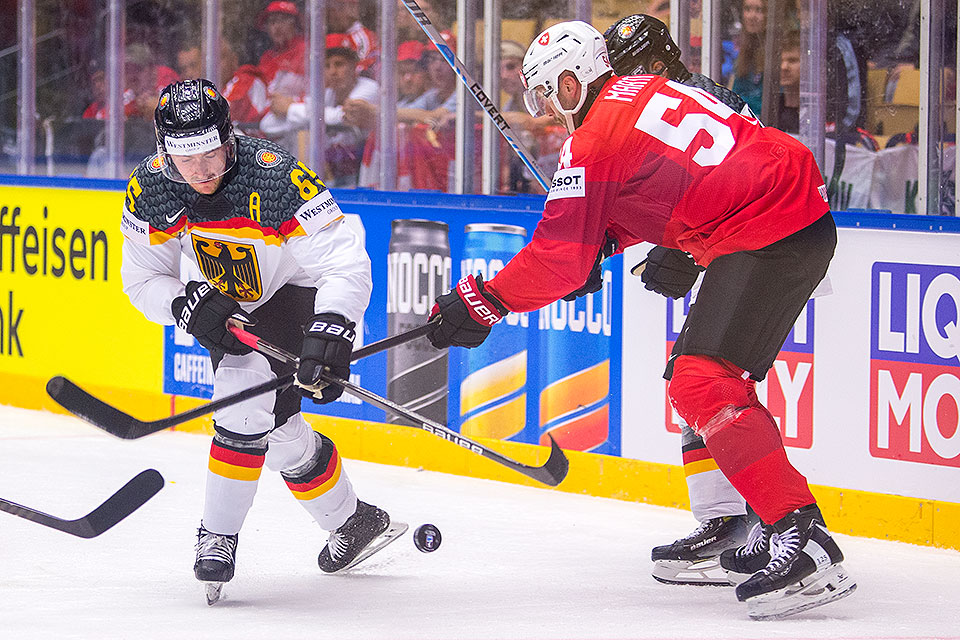 Gastgeber Deutschland trifft zum WM-Auftakt auf Vizeweltmeister Schweiz. Gastgeber Deutschland trifft zum WM-Auftakt auf Vizeweltmeister Schweiz.