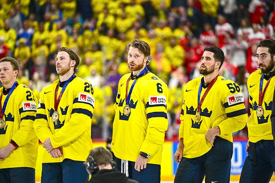 Lucas Raymond, Elias Lindholm, Adam Larsson, Erik Gustafsson und Mika Zibanejad. Lucas Raymond, Elias Lindholm, Adam Larsson, Erik Gustafsson und Mika Zibanejad.