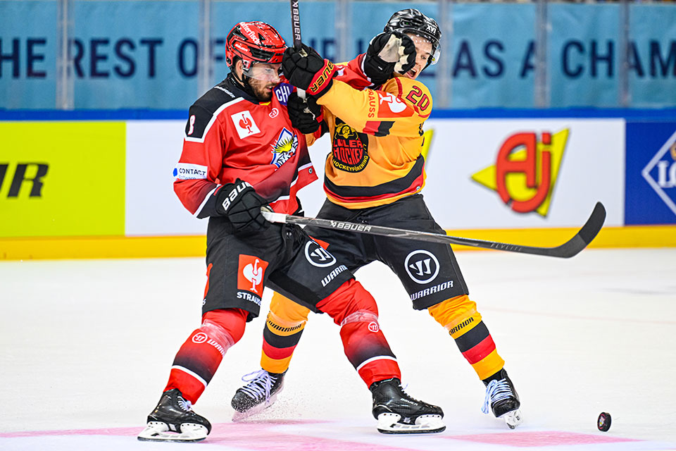 Spielszene Bremerhaven gegen Lulea. Spielszene Bremerhaven gegen Lulea.