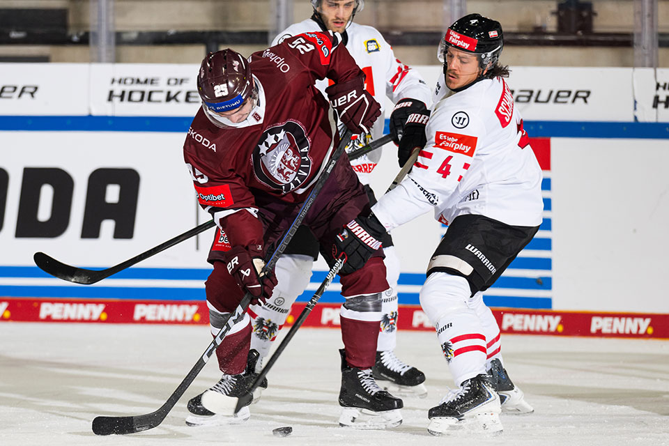 Karlis Ozolins von Team Lettland und Ramon Schnetzer von Team Österreich. Karlis Ozolins von Team Lettland und Ramon Schnetzer von Team Österreich.