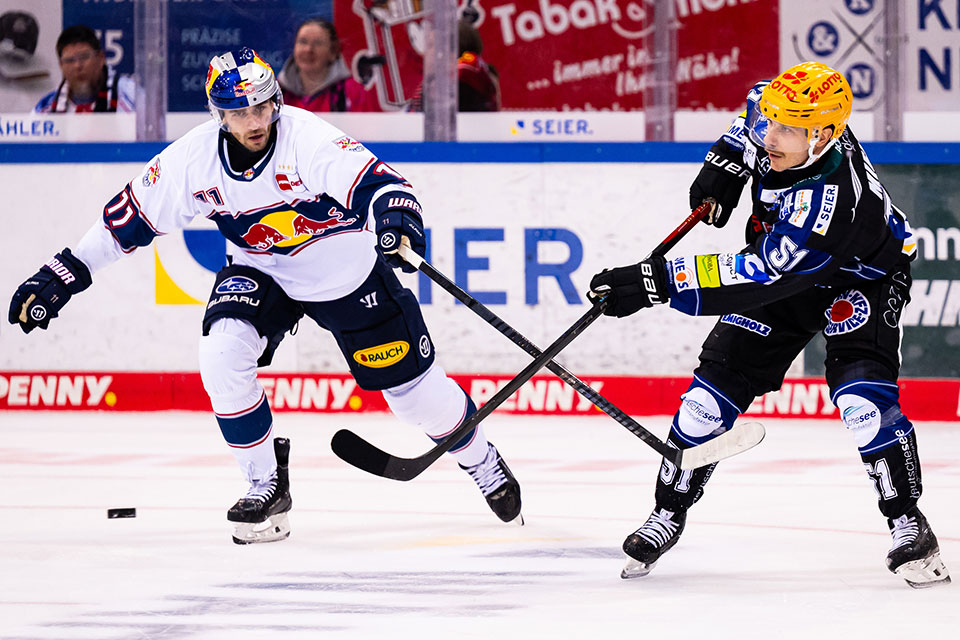 Markus Eisenschmid von Red Bull München und Andy Miele von den Fischtown Pinguins Bremerhaven. Markus Eisenschmid von Red Bull München und Andy Miele von den Fischtown Pinguins Bremerhaven.