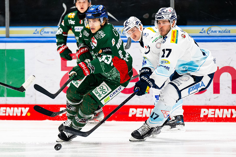 Tim Wohlgemuth von den Augsburger Panther und Lance Bouma von Dresdner Eislöwen. Tim Wohlgemuth von den Augsburger Panther und Lance Bouma von Dresdner Eislöwen.