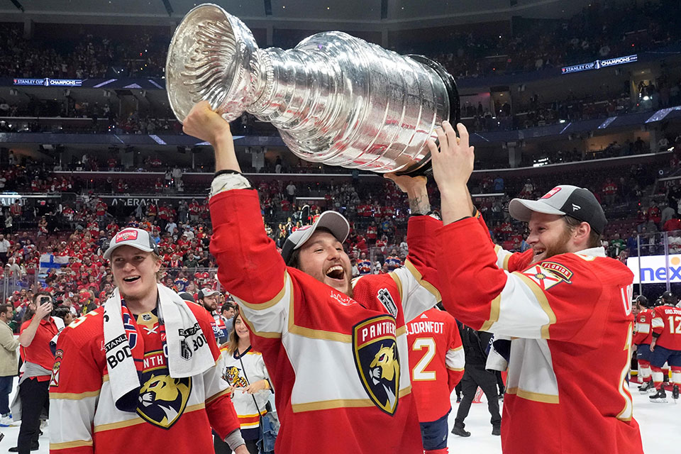 Florida feiert zum zweiten Mal den Gewinn des Stanley Cups. Florida feiert zum zweiten Mal den Gewinn des Stanley Cups.