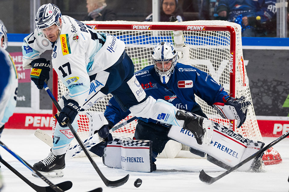 Spielszene Straubing gegen Dresden. Spielszene Straubing gegen Dresden.