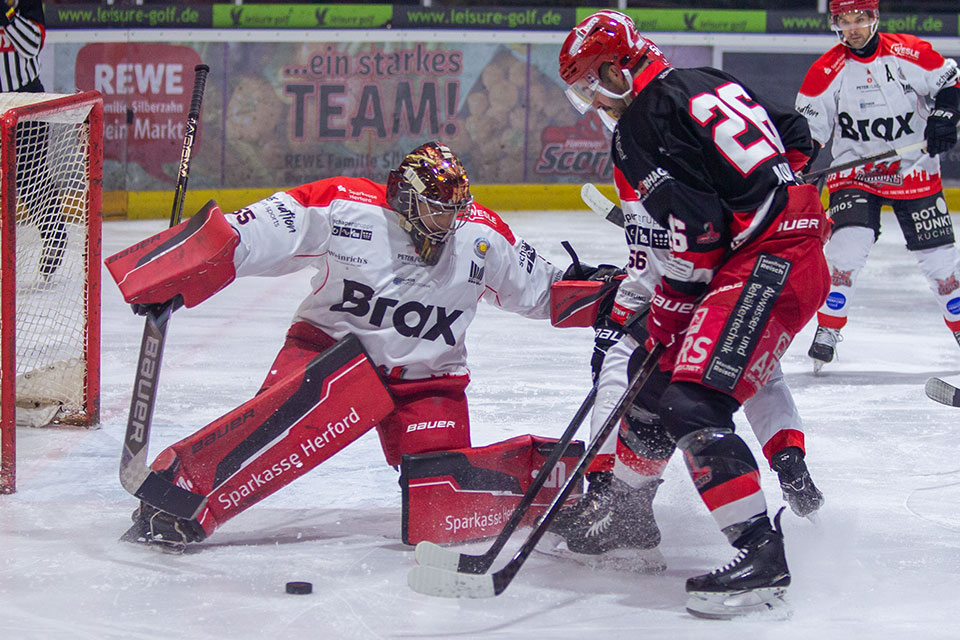 Spielszene Hannover Scorpions gegen Herford. Spielszene Hannover Scorpions gegen Herford.