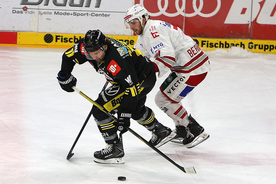 Spielszene Krefeld gegen Regensburg. Spielszene Krefeld gegen Regensburg.