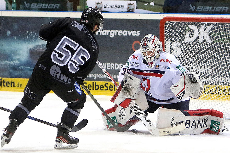 Spielszene Duisburg gegen Hannover Indians. Spielszene Duisburg gegen Hannover Indians.