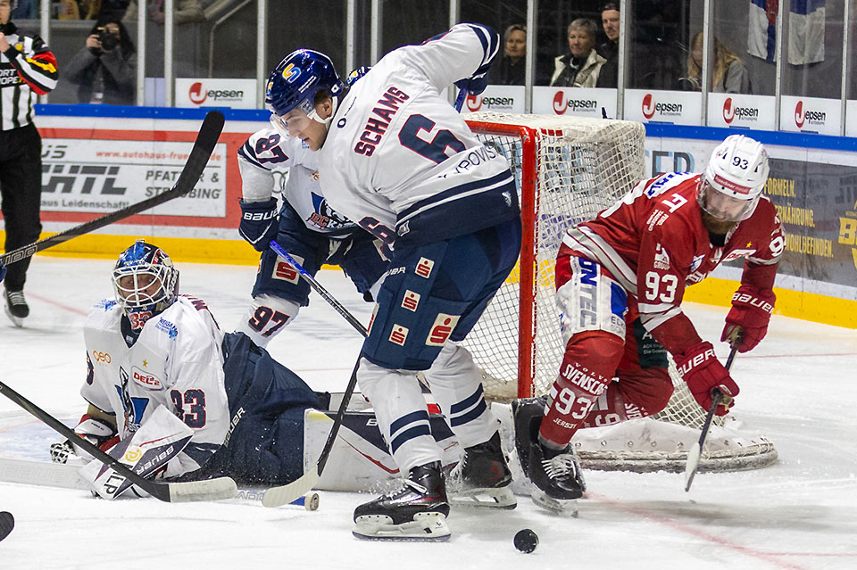 Spielszene Regensburg gegen Kassel. Spielszene Regensburg gegen Kassel.