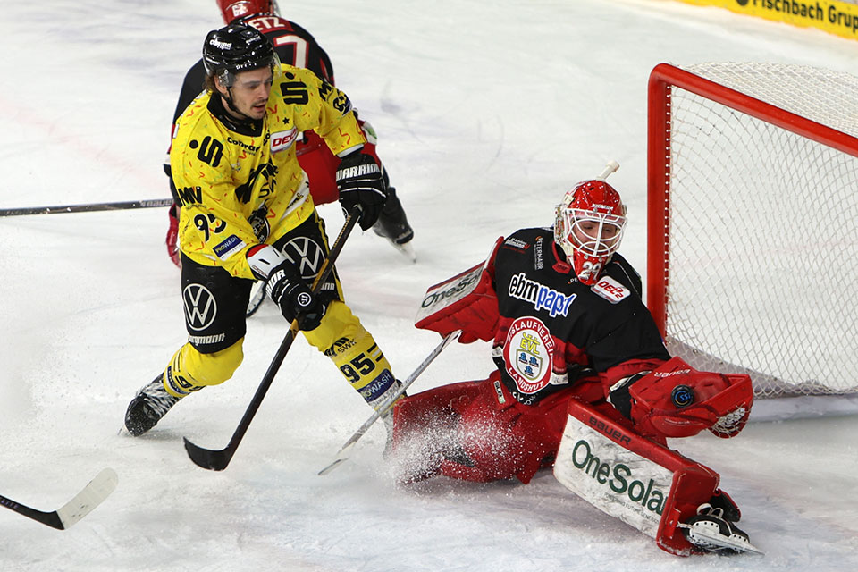 Spielszene Krefeld gegen Landshut. Spielszene Krefeld gegen Landshut.
