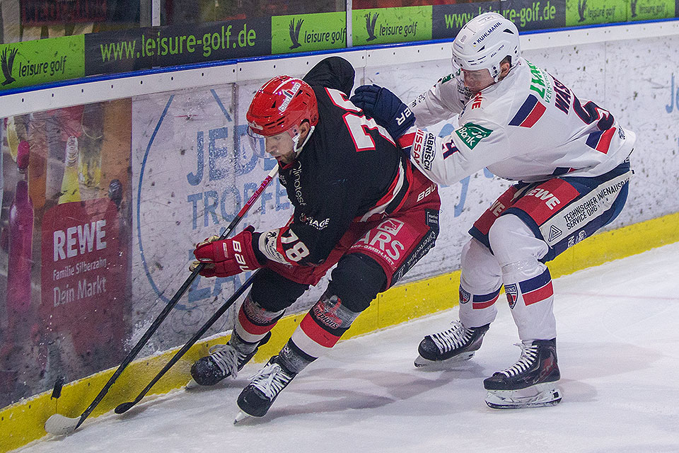 Spielszene Scorpions gegen Indians. Spielszene Scorpions gegen Indians.