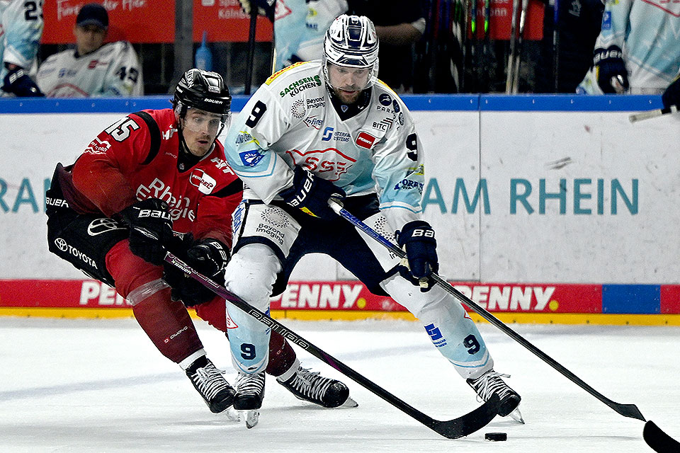 Spielszene Köln gegen Dresden. Spielszene Köln gegen Dresden.