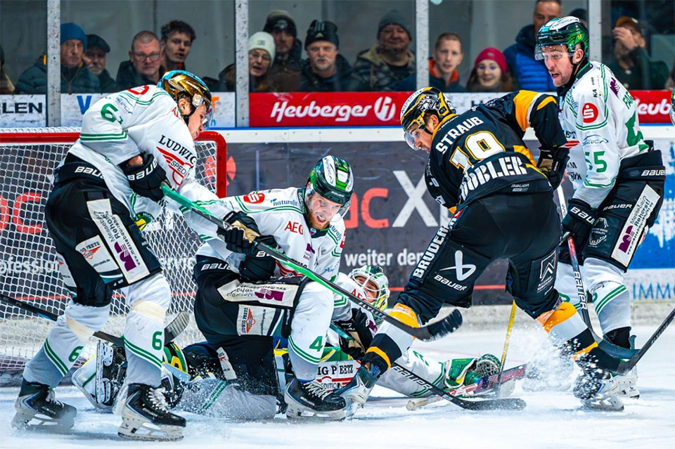 Spielszene Füssen gegen Höchstadt. Spielszene Füssen gegen Höchstadt.