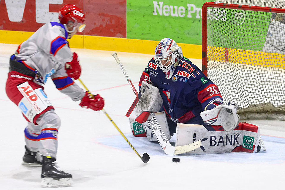 Spielszene Hannover Indians gegen Peiting. Spielszene Hannover Indians gegen Peiting.