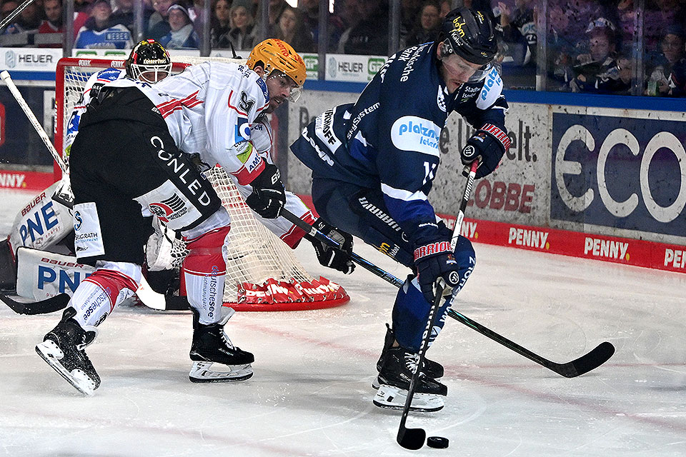 Spielszene Iserlohn gegen Bremerhaven. Spielszene Iserlohn gegen Bremerhaven.