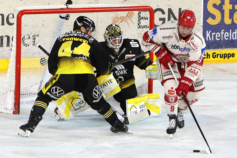 Spielszene Krefeld gegen Landshut. Spielszene Krefeld gegen Landshut.