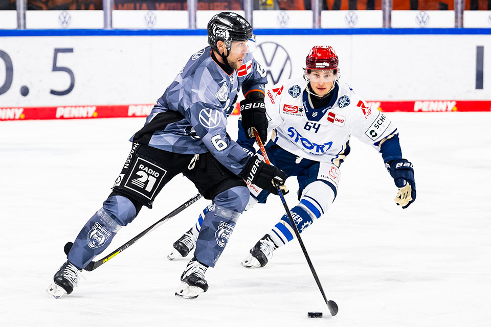 Spielszene Wolfsburg gegen Schwenningen. Spielszene Wolfsburg gegen Schwenningen.