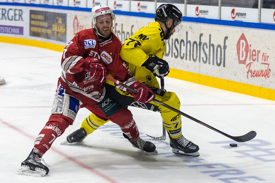 Spielszene Regensburg gegen Krefeld. Spielszene Regensburg gegen Krefeld.