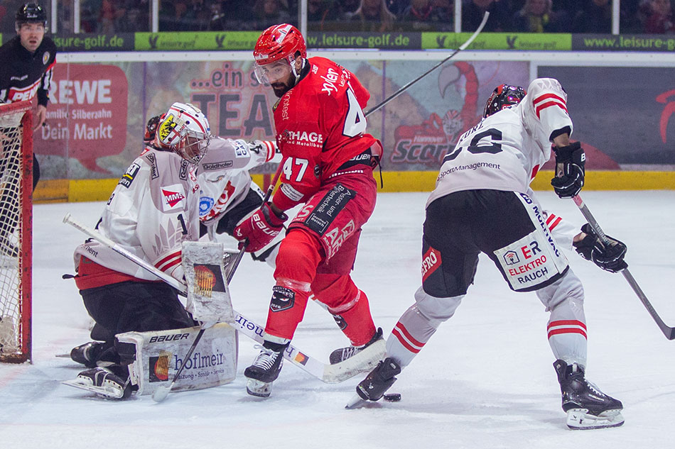 Spielszene Hannover Scorpions gegen Memmingen Indians. Spielszene Hannover Scorpions gegen Memmingen Indians.