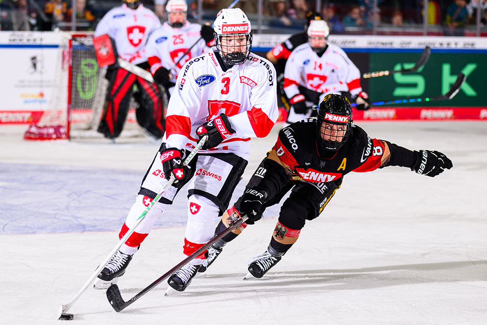 Aiyana Vuillemin von Team Schweiz Frauen und Ronja Hark von Team Deutschland. Aiyana Vuillemin von Team Schweiz Frauen und Ronja Hark von Team Deutschland.