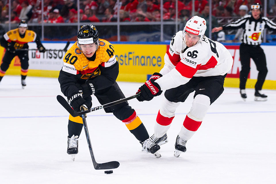 Alexander Ehl von Team Deutschland und Janis Moser von Team Schweiz im Zweikampf. Alexander Ehl von Team Deutschland und Janis Moser von Team Schweiz im Zweikampf.