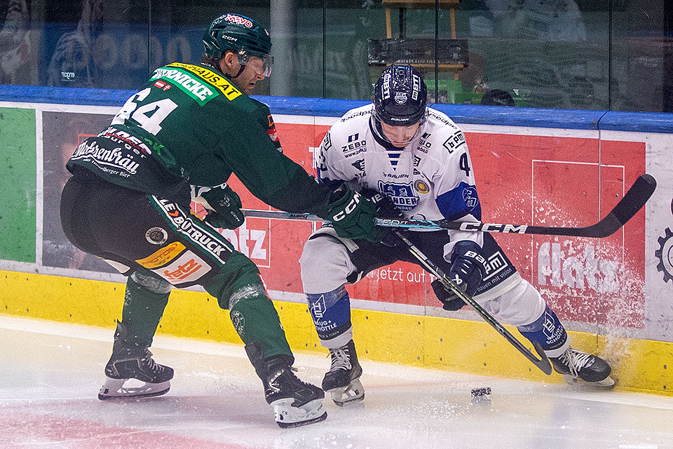Spielszene Hockey Club Tigers gegen Lindau Islanders. Spielszene Hockey Club Tigers gegen Lindau Islanders.