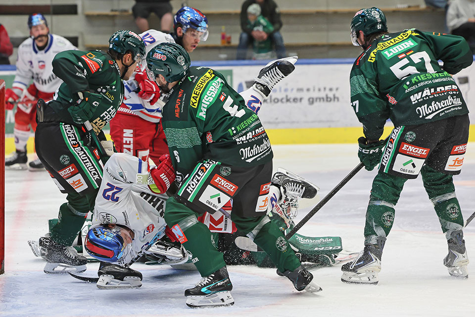 Spielszene HC Tigers gegen Selb. Spielszene HC Tigers gegen Selb.