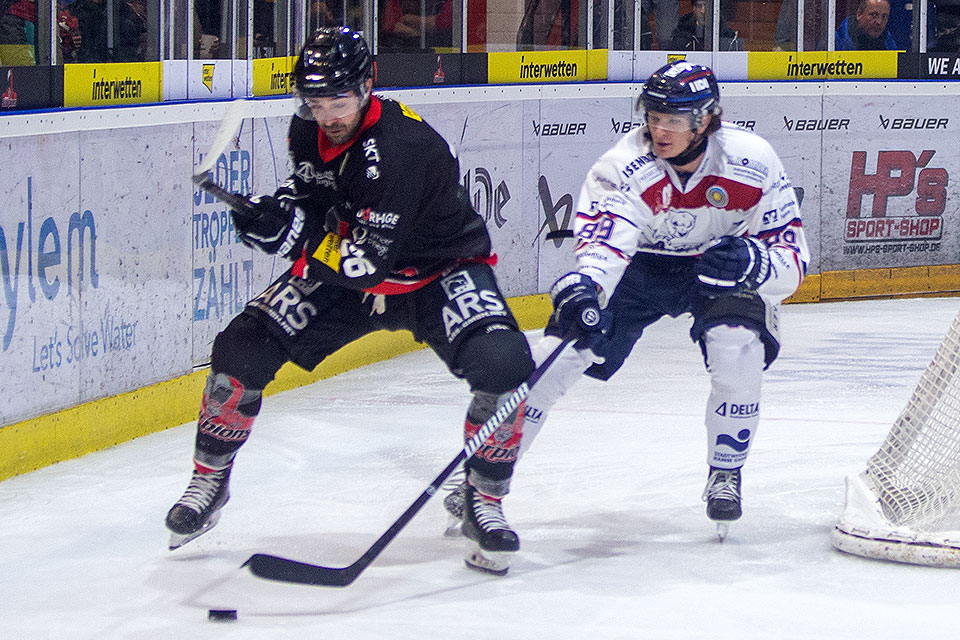 Spielszene Hannover Scorpions gegen Hammer Eisbären. Spielszene Hannover Scorpions gegen Hammer Eisbären.